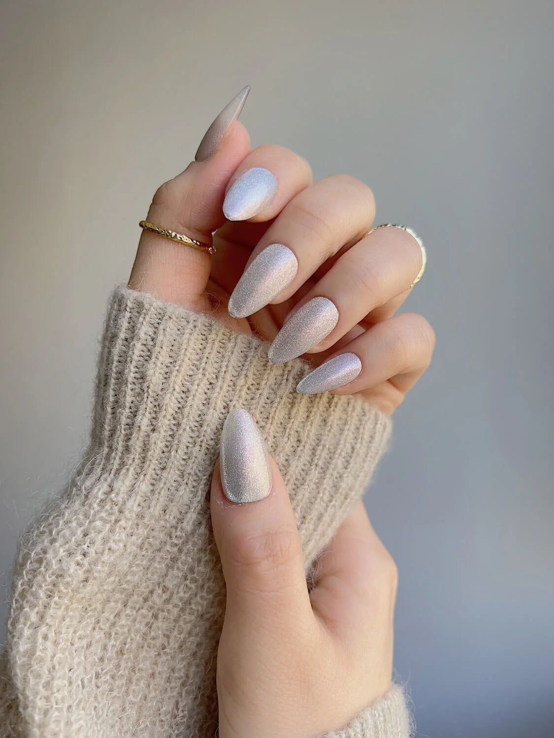 Silver White Cat-eye Nails